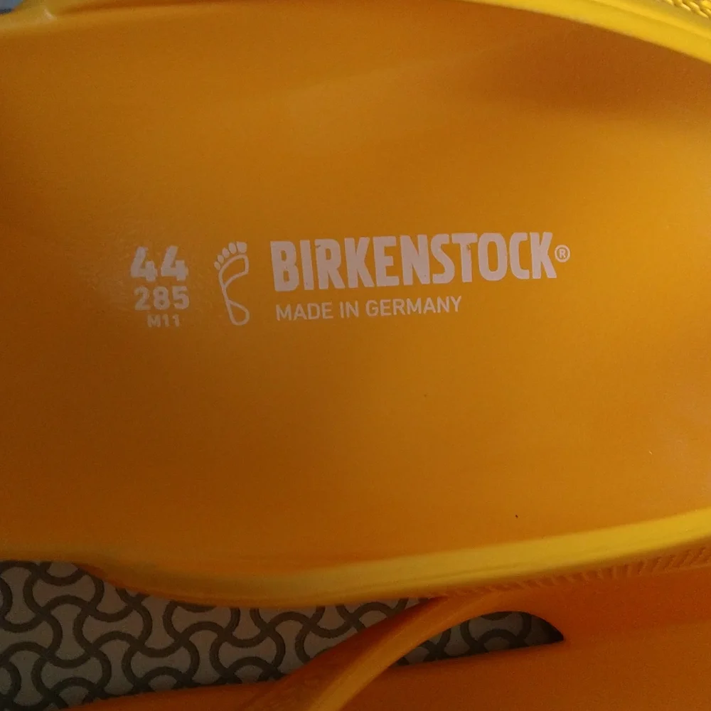 Birkenstock Zinnia Honolulu EVA Flip Flops New with box! Men 11